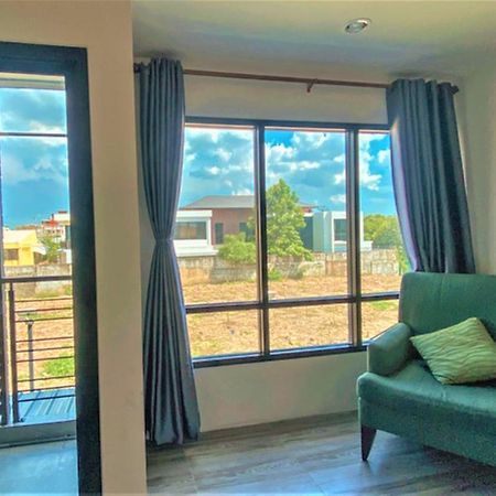 מלון בנגקוק Plearnwan Deluxe Mansion מראה חיצוני תמונה