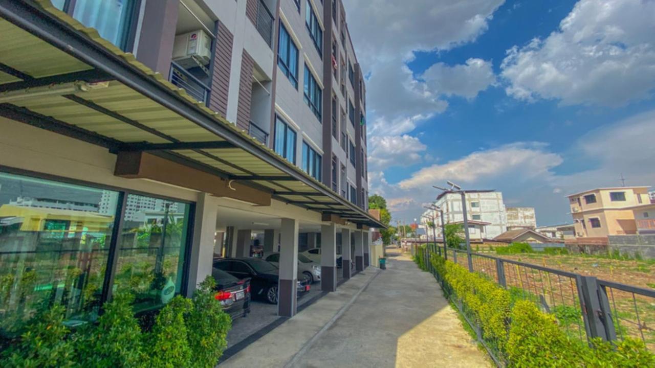 מלון בנגקוק Plearnwan Deluxe Mansion מראה חיצוני תמונה