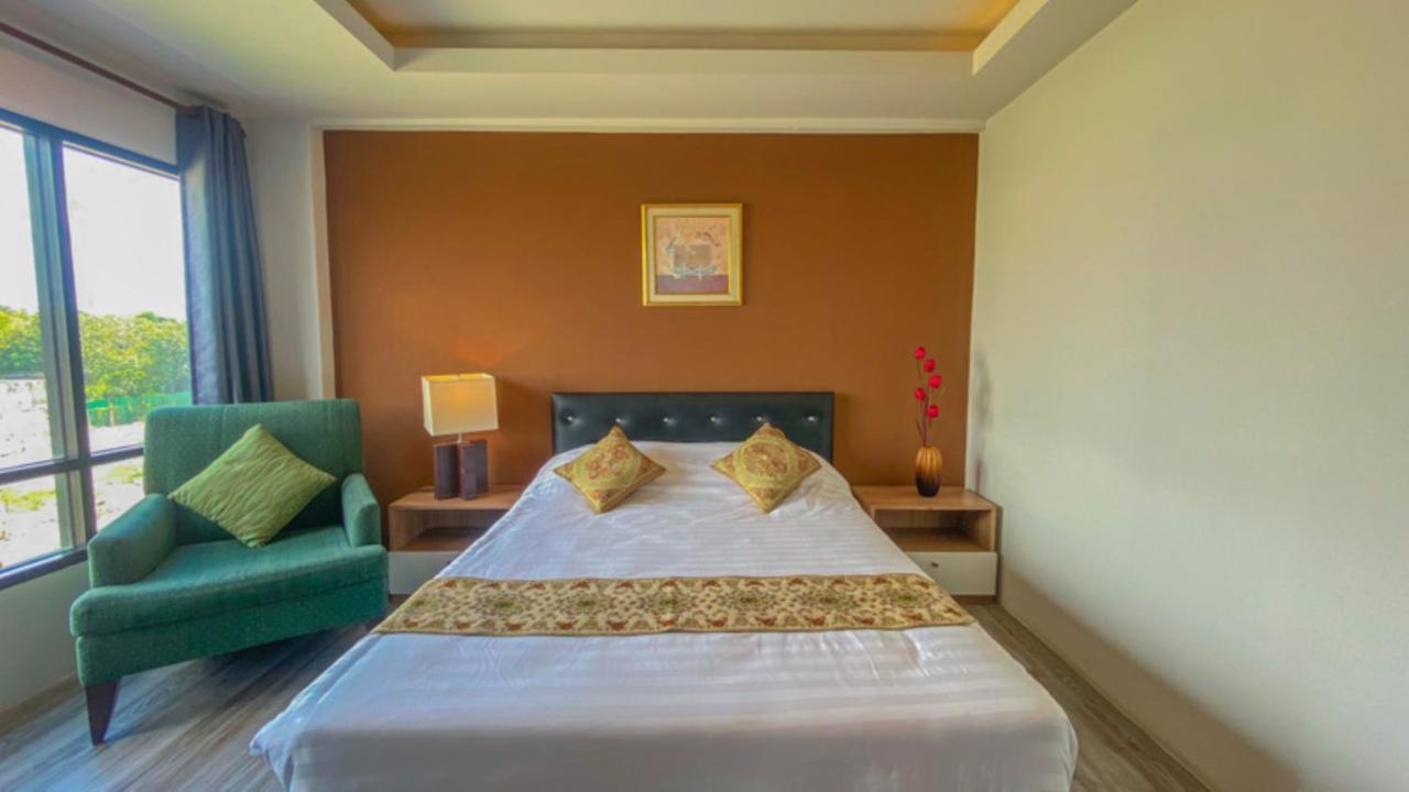 מלון בנגקוק Plearnwan Deluxe Mansion מראה חיצוני תמונה