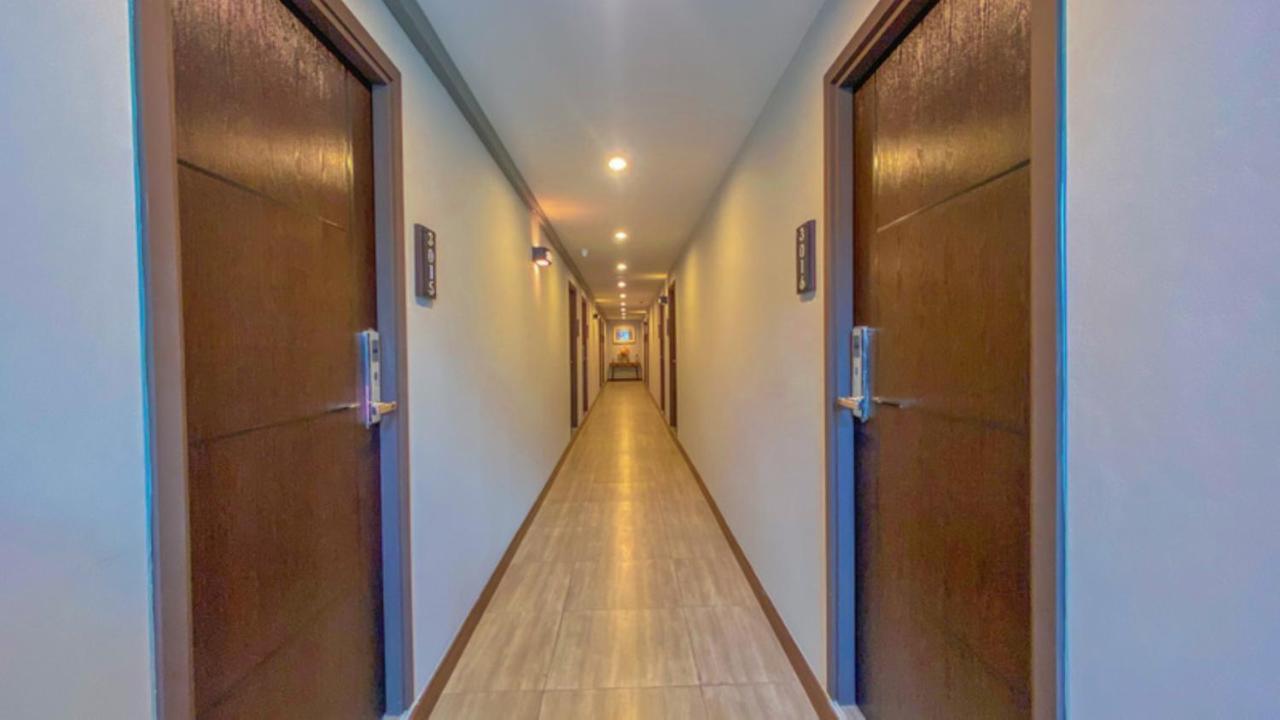 מלון בנגקוק Plearnwan Deluxe Mansion מראה חיצוני תמונה