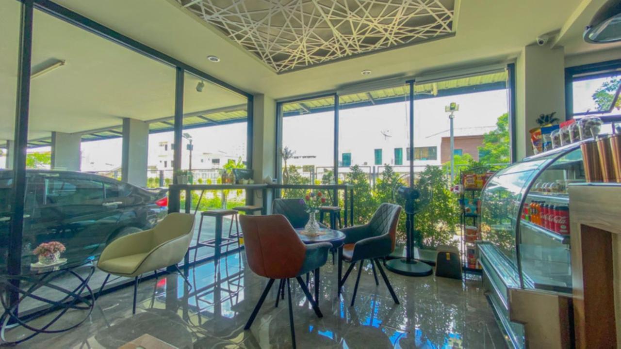 מלון בנגקוק Plearnwan Deluxe Mansion מראה חיצוני תמונה