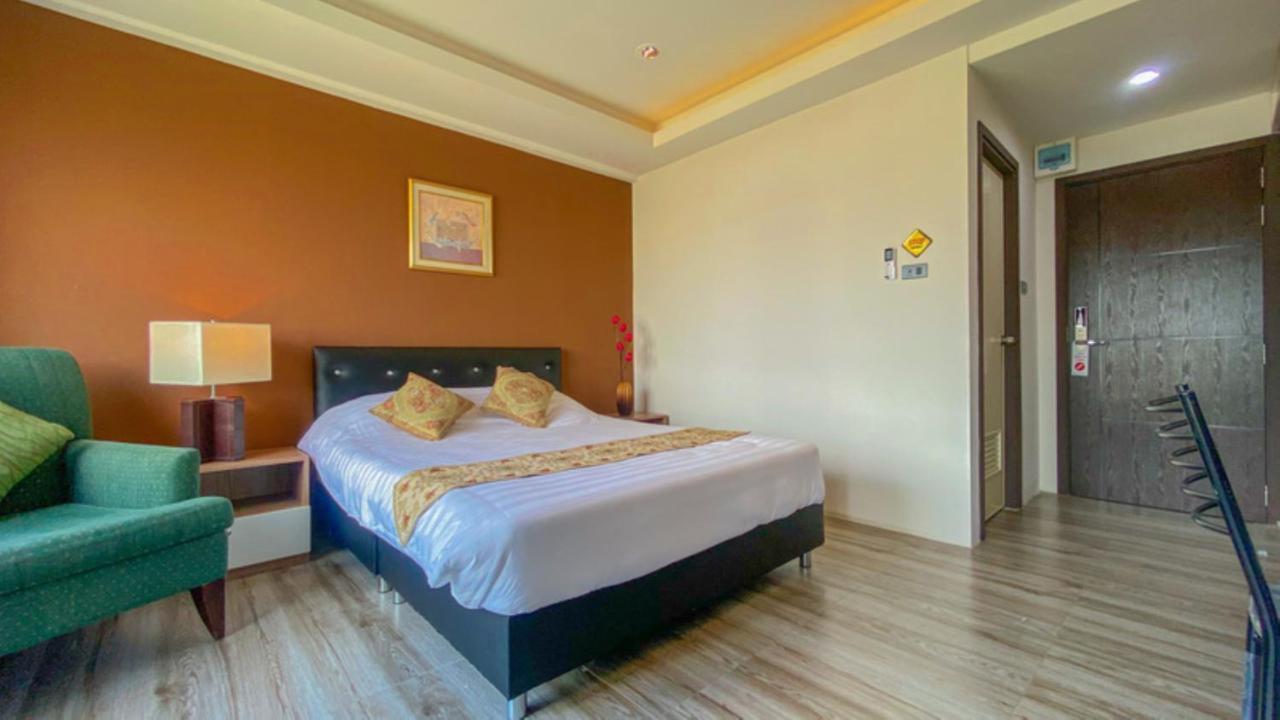 מלון בנגקוק Plearnwan Deluxe Mansion מראה חיצוני תמונה