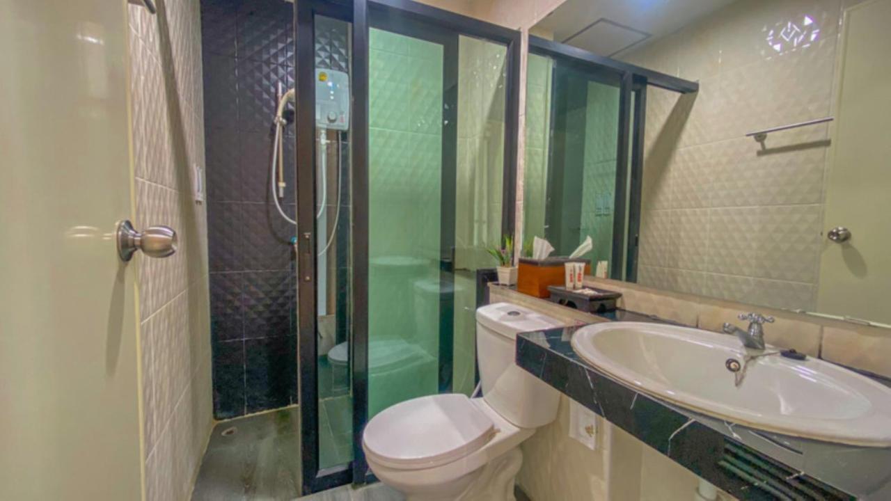 מלון בנגקוק Plearnwan Deluxe Mansion מראה חיצוני תמונה